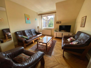 Rose’s OldTown Apartment